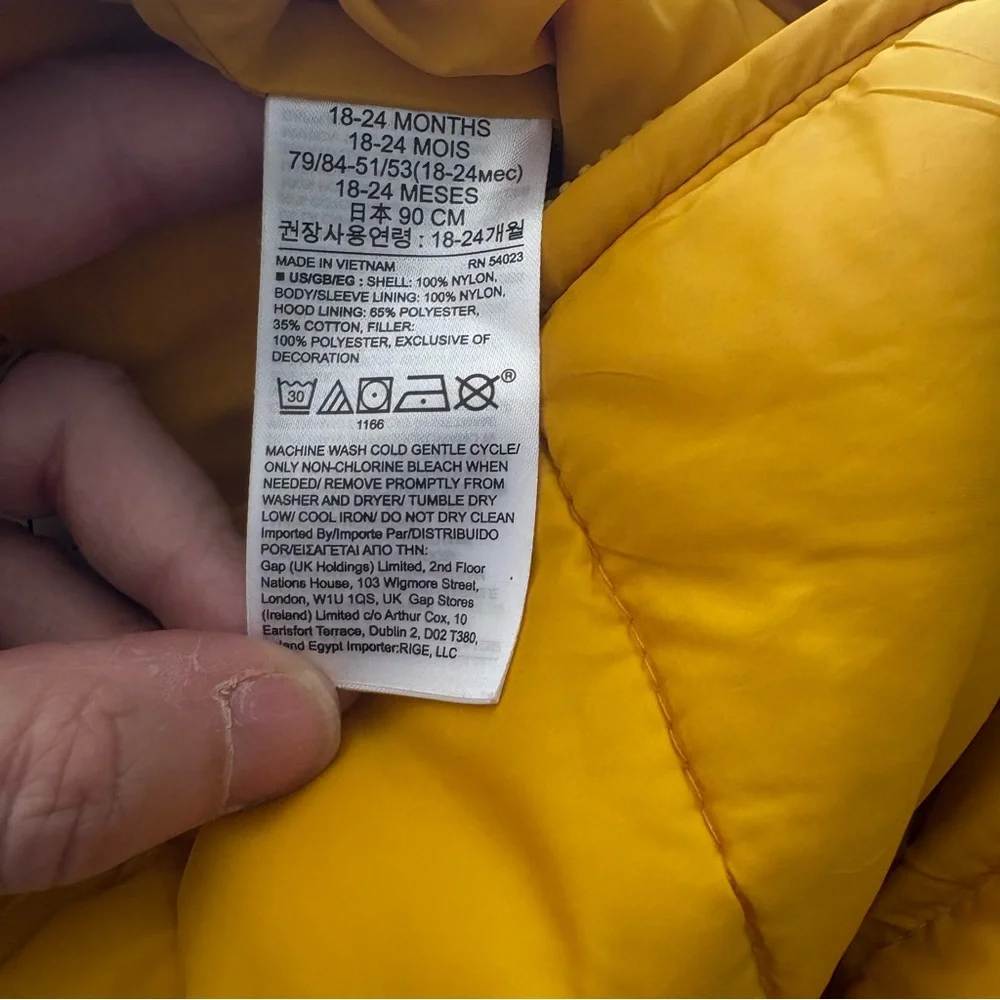 GAP Lightweight Yellow Snowsuit with Fold-Over Mitts Bear Hood Size 18-24 Months